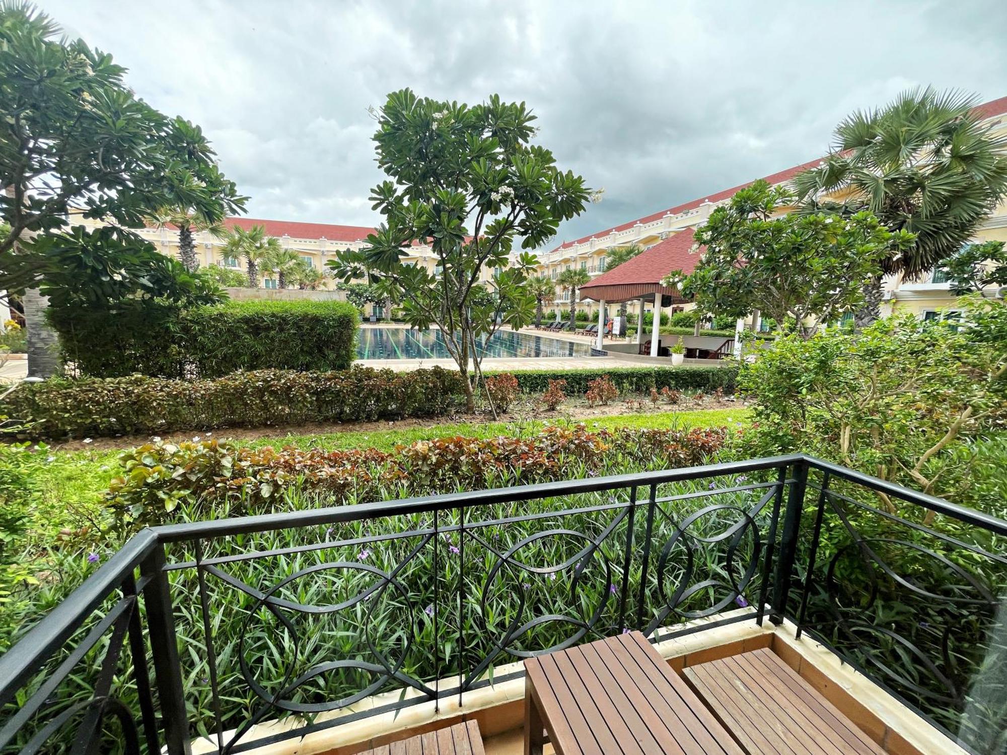 Sokha Palace Siem Reap Hotel Exterior photo